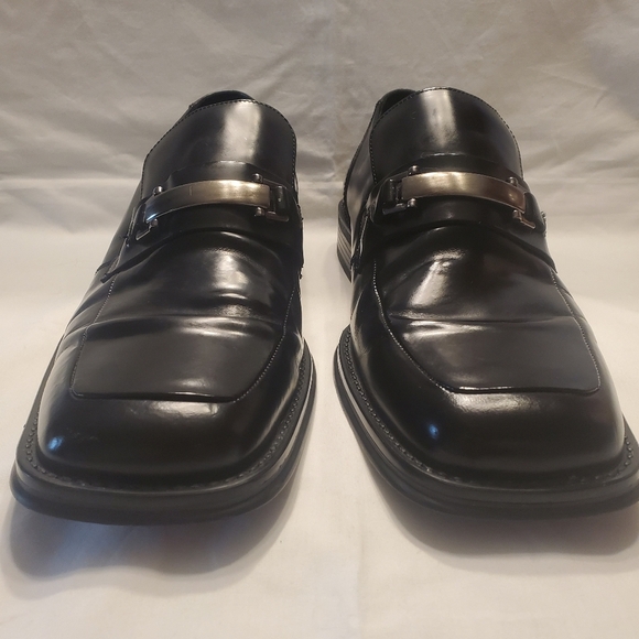 Kenneth Cole Reaction Bottoms Away Loafers Black Leather Chrome Accent Size 12 - Picture 3 of 16
